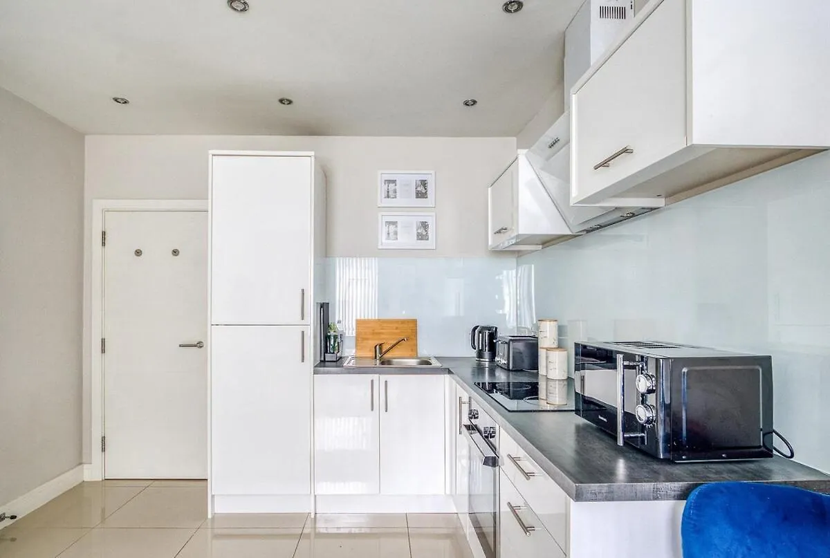 Well Located 1-Bedroom Near Hospital Self Checkin With Parking Cardiff 0*,  United Kingdom